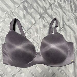 Victoria’s Secret 38DD Infinity Flex perfect shape wireless bra